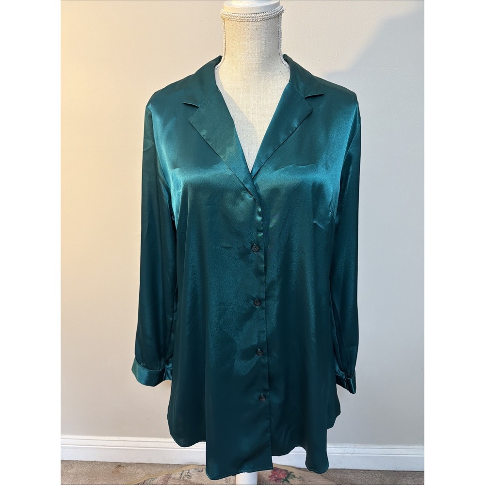Vintage Victoria's Secret Button Up Sleep Shirt Polyester Satin Long Sleeve M